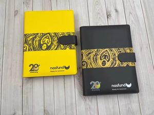 Libreta de Cuero de Lujo Personalizada A5, Banco de Energía Inalámbrico, Unidad USB, Cargador de Teléfono Portátil Multifuncional, Embalaje en Caja - Product Image 3