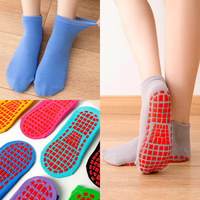 Chaussettes de yoga antidérapantes en tricot pour trampoline – Chaussettes athlétiques professionnelles en mélange coton/polyester/spandex avec logo antidérapant