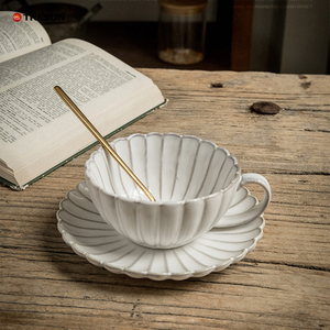 Ensemble de tasses en céramique grande capacité 220 ml (7,5 oz), élégance pour le thé de l'après-midi, fabrication artisanale, glaçure réactive, couleur beige, pour latte et café. - Product Image 5