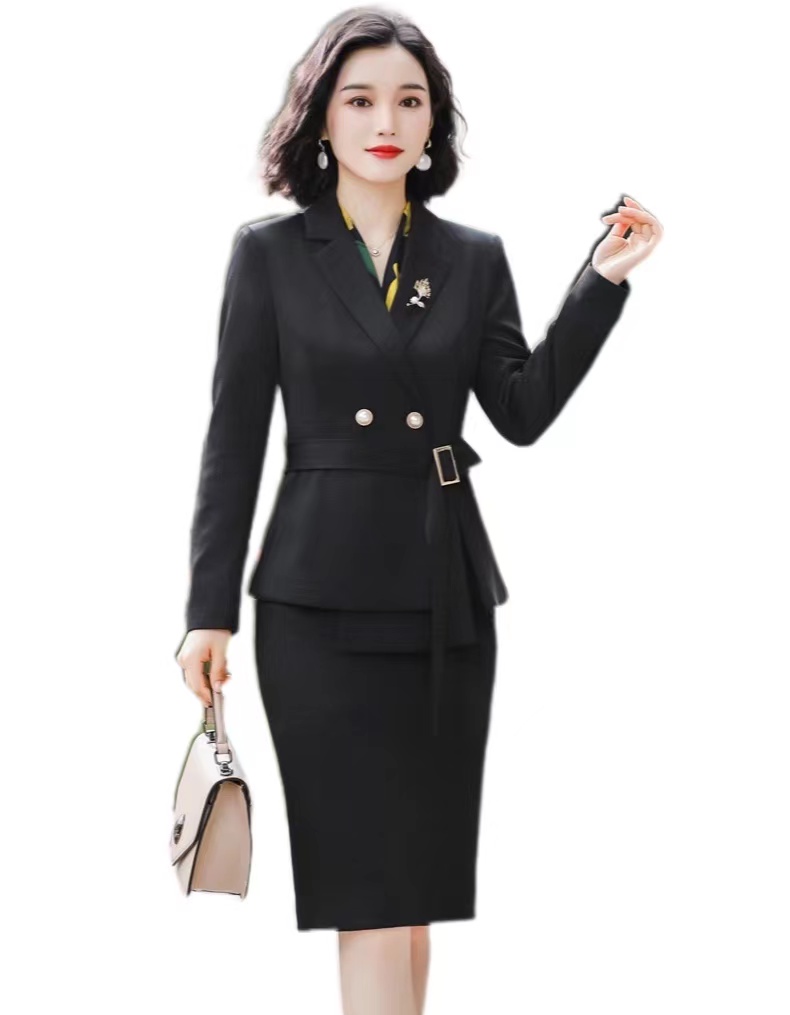 trajes de falda y blusa modernos