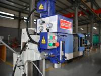 Machine de perçage et de fraisage de type banc WELLON ZX50Z, alimentation automatique, moyenne capacité, 8 vitesses de broche (60-1500 tr/min), moteur 1,5 kW, 800x240 mm