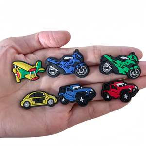 파티 및 만화 DIY 장식 및 물 컵 액세서리를위한 신발 용 오토바이 시리즈 PVC 연질 접착 패치 - Product Image 2