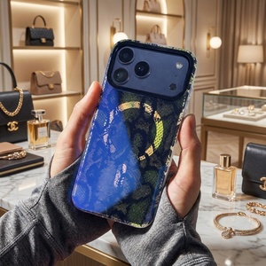 Funda de Teléfono con Diseño de Piel de Serpiente Azul Sublimado al por Mayor para iPhone 15 16 17 <span class=keywords><strong>Pro</strong></span>, Anti-Amarilleo, TPU+PC, Diseños Personalizados Disponibles - Product Image 5