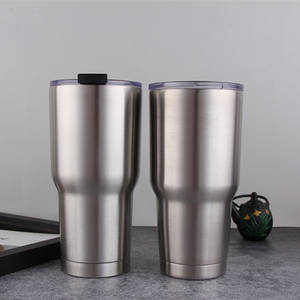 Tapa de taza de café de viaje de 30oz con aislamiento al vacío de acero inoxidable 304 <span class=keywords><strong>para</strong></span> uso en fiestas, diseño minimalista ecológico, 6-12 horas térmicas - Product Image 2