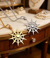 Collier Soleil et Lune, Bijou Étanche et Anti-ternissement, Plaqué Or, Motif Lune et Étoile