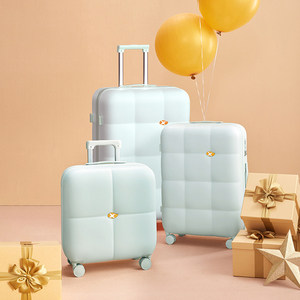 حقيبة سفر عالية الجودة، عرض خاص، طقم حقائب سفر صغيرة صلبة وجذابة مكون من 3 قطع من البولي كربونات والـABS، حقيبة مقصورة محمولة بعجلات للفتيات والنساء - Product Image 2