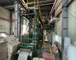 Machine de fabrication de tôles de toiture à faible entretien de Corée propose des moules personnalisables pour divers profils de toiture - Product Image 1