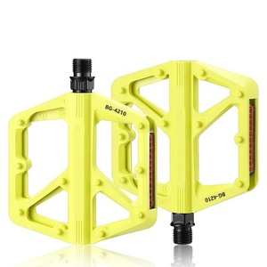 Vélo <span class=keywords><strong>de</strong></span> <span class=keywords><strong>route</strong></span> portable en aluminium, nouvelle conception 2025, couleur personnalisée, multi-modèles, roulement scellé ultra-clair, design creux - Product Image 3
