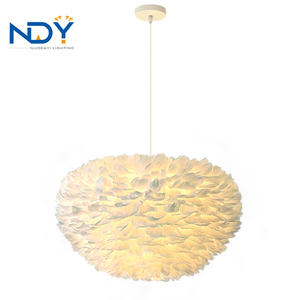 Lampada a Sospensione Moderna Rotonda con Piume, Luce LED Calda e Soffice per Camera da Letto, Cameretta, Sala da Pranzo - Product Image 1