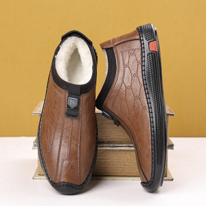 รองเท้าหนังบุขนแกะสำหรับฤดูหนาวของผู้ชาย กันลื่น กันน้ำ ให้ความอบอุ่น เหมาะสำหรับคุณพ่อวัยกลางคนและผู้สูงอายุ - Product Image 3