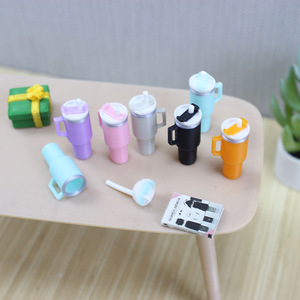 Set di 12 Accessori per Casa delle Bambole, <span class=keywords><strong>Mini</strong></span> Bicchieri in Plastica Isolati con Cannuccia, Giocattoli DIY per Giochi di Ruolo - Product Image 4