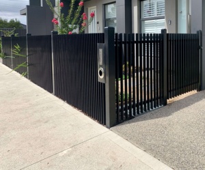 <span class=keywords><strong>Portail</strong></span> en aluminium de type australien moderne, sur mesure, simple, en tube métallique, avec lames verticales polies, pour espaces privés - Product Image 2