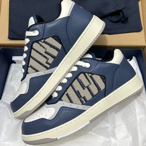 Sneakers de luxe haut de gamme en cuir véritable et tissu de coton, légères, confortables, antidérapantes, élégantes et de créateur. - Product Image 1