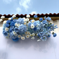 Ensemble de toile de fond de fleurs artificielles faites à la main, durables, bleu et blanc mélangés, arrangement floral en soie pour la décoration de mariages, fêtes et locations de boutiques