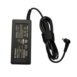 Adaptador de Corriente CA de 65W 19V 3.42A con Conector de 5.5*2.5mm, Cargador Cuadrado para Dispositivos Apple - Product Image 1