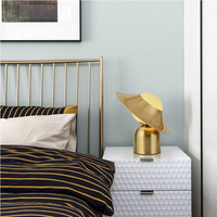 Lampada da Tavolo LED Elettrica in Stile Moderno per Soggiorno e Camera da Letto, Struttura in Metallo e Vetro, Luce Bianca Calda 3500K