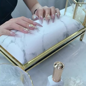 Repose-main en marbre blanc confortable de qualité supérieure, personnalisé, avec tapis, repose-main pour nail art - Product Image 1