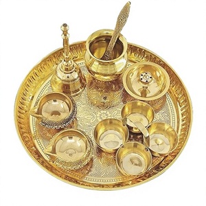 Ensemble de thali en laiton pour la puja avec lampes à huile et cloche pour les activités religieuses - Product Image 1