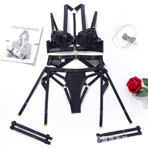 Ensemble de lingerie OEM personnalisé en gros – Soutien-gorge ajouré avec porte-jarretelles croisé – Vêtements érotiques en gros pour femmes – Fabricant - Product Image 6