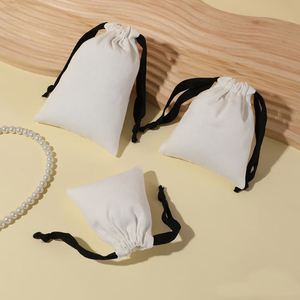Sac à bijoux en coton avec cordon de serrage, imprimé avec un logo personnalisé, écologique, petit sac cadeau en toile, emballage en mousseline naturelle pour bijoux - Product Image 2