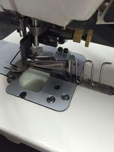 777 UH777ECB-DD High-Speed Computerized Direct Drive Lockstitch Industrial Sewing Machine New Flat-Bed Cutting - Product Image 3