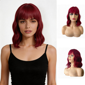Perruque Bob ondulée pour femmes avec <span class=keywords><strong>frange</strong></span> Plusieurs couleurs disponibles Cheveux synthétiques résistants à la chaleur pour un usage quotidien Cosplay Party - Product Image 1