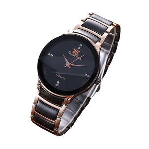 Montre à quartz élégante pour <span class=keywords><strong>homme</strong></span>, style britannique, avec bracelet en acier et grand cadran, tendance mode masculine, accompagnée d'un bracelet assorti - Product Image 4