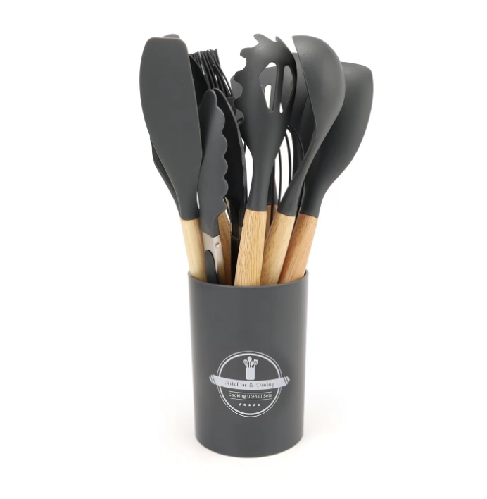 Set of 12 pieces of grey kitchenware