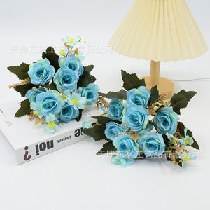 Bouquet de roses artificielles Dongchen Crafts, 7 têtes, fleurs en soie rouges, pour mariage, décoration de la maison, environ 30 cm de haut - Product Image 3