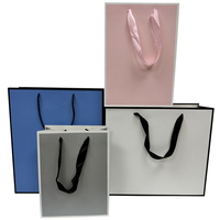 Sac en papier kraft marron de luxe avec poignée en ruban – Sac cadeau écologique personnalisable avec pelliculage pour vêtements et chaussures