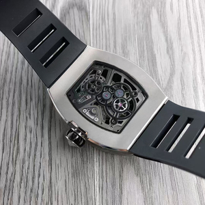 Montre de luxe sportive en fibre de carbone haut de gamme avec boîtier creux, verre saphir et mouvement mécanique à tourbillon, couleur grise - Product Image 3