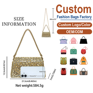Bolso de mano tipo sobre dorado brillante con cierre metálico para fiestas nocturnas - Product Image 2