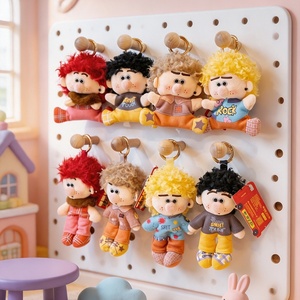 Colgante de Muñeca Afro de <span class=keywords><strong>Dibujos</strong></span> <span class=keywords><strong>Animados</strong></span>, Llavero y Adorno para Bolso con Figura de Personaje de Estilo Británico Peculiar, de Plástico, 10-13cm, para Edades de 5 a 7 Años - Product Image 3