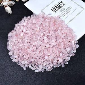 Style attrayant niveau A puces de cristal naturel pierre rose clair en vrac toutes les tailles puces de cristal de Quartz Rose pour accessoires de bijoux - Product Image 1