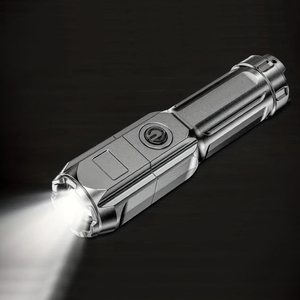 <span class=keywords><strong>Torcia</strong></span> LED Potente di Alta Qualità Ricaricabile, Resistente all'Acqua, con Zoom, USB, Luce Tattica Portatile per Campeggio - Product Image 1