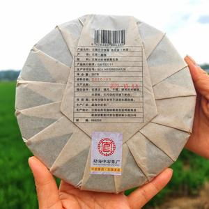 ชาผู่เอ๋อร์จีน ยูนนาน เมิ่งไห่ ปี 2022 ชาผู่เอ๋อร์สุก ชาภูเขาสีน้ำตาล ต้นชาโบราณ ชาผู่เอ๋อร์แบบเค้ก 357 กรัม ขายตรงจากโรงงาน - Product Image 2