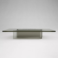 Nouvelle arrivée Table basse en acrylique gris mat de luxe légère à usage domestique Table d'angle en acrylique au design moderne