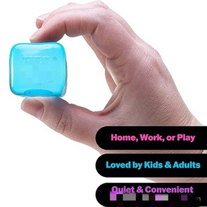 Schylling Needoh <span class=keywords><strong>Nice</strong></span> Cube - Jouet sensoriel à presser avec un Needoh super solide - Product Image 4