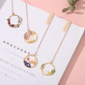 ที่คั่นหนังสือโลหะแบบกลวงสไตล์จีน ดีไซน์สร้างสรรค์ น่ารักสดใส คลิปหนีบหน้ากระดาษ เครื่องเขียน จี้ห้อย ที่คั่นหนังสือสำหรับแจก - Product Image 4