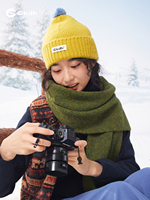 Nouveau bonnet tricoté jaune à pompon pour l'extérieur, chapeau d'hiver chaud avec cache-oreilles pour femme, idéal pour le quotidien et le streetwear