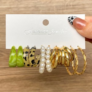 Ensemble de boucles d'oreilles créoles fantaisie en alliage de zinc avec perles d'imitation pour femme, idéal pour les soirées 2024 - Product Image 1