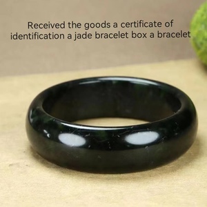 Venta al por mayor de pulsera de jaspe verde claro verde oscuro de Xiuyan regalo de piedra natural de China - Product Image 2