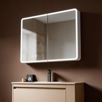 Meuble-lavabo mural flottant minimaliste sans poignées avec miroir LED et système de fermeture douce