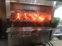 Machine à rôtir au charbon de bois commerciale pour poulet / Machine à barbecue / Machine à griller au charbon de bois brésilienne