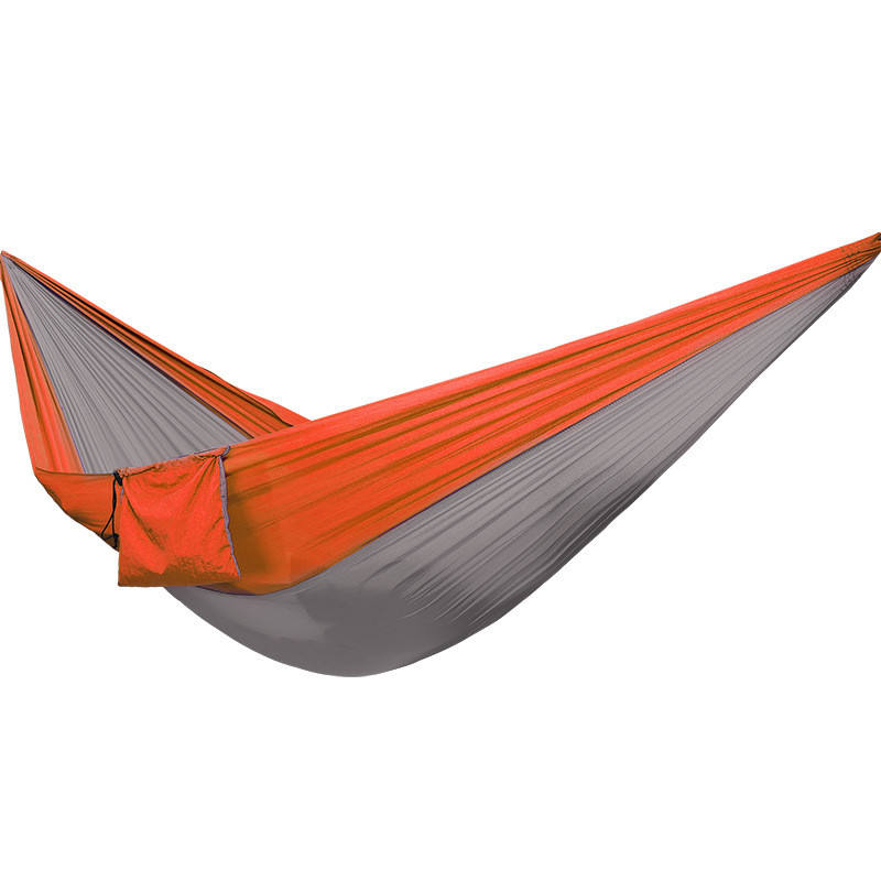 สีเทาปานกลางผสมกับสีส้ม