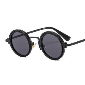 <span class=keywords><strong>Occhiali</strong></span> <span class=keywords><strong>da</strong></span> <span class=keywords><strong>sole</strong></span> 2024 moda classica hip hop con logo personalizzato street beat metal punk steam round <span class=keywords><strong>occhiali</strong></span> <span class=keywords><strong>da</strong></span> <span class=keywords><strong>sole</strong></span> <span class=keywords><strong>da</strong></span> <span class=keywords><strong>donna</strong></span> - Product Image 1