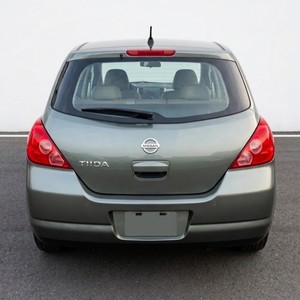 Nissan Tiida Hatchback Compacto Usado de Cinco Puertas, Ligero, Automático, Bajo Consumo de Combustible, Ideal para Viajes Internacionales y Exportación - Product Image 4