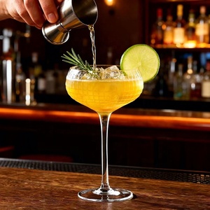 Copas de champán, <span class=keywords><strong>margarita</strong></span>, martini <span class=keywords><strong>y</strong></span> cóctel transparentes, hechas a mano, de tallo alto, con diseño acanalado, para bodas, bares <span class=keywords><strong>y</strong></span> fiestas. - Product Image 3