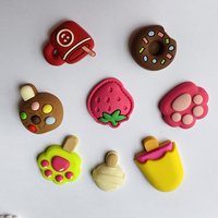 Breloques de chaussures en PVC personnalisées avec des motifs de dessins animés, de nourriture, de fruits et de fleurs - Vente en gros, directement de l'usine