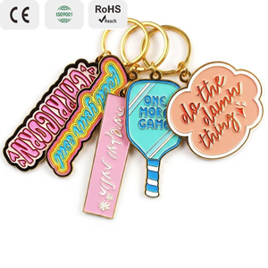 Llavero de metal con esmalte suave personalizado OEM, venta al por mayor, retro, con cita de arcoíris, recuerdo de fiesta, regalo, novedad de EE. UU. - Product Image 1